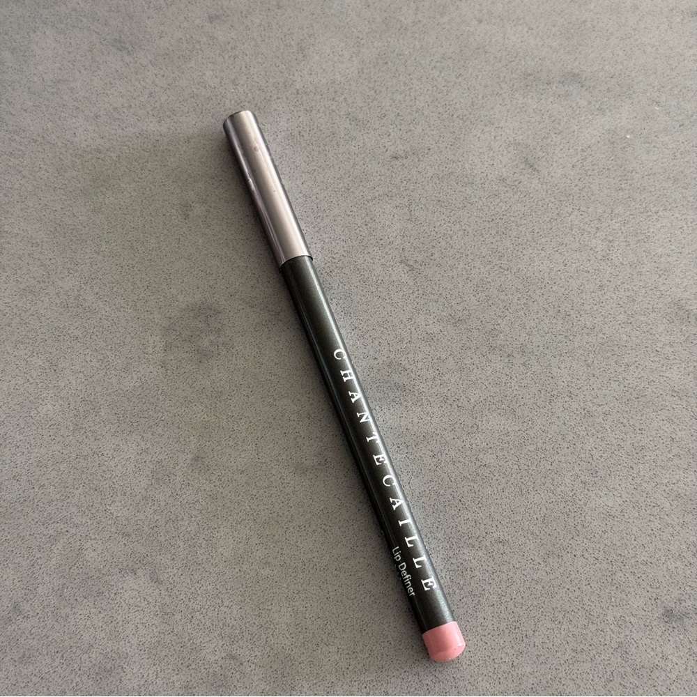 Nuance Chantecaille Lip Definer